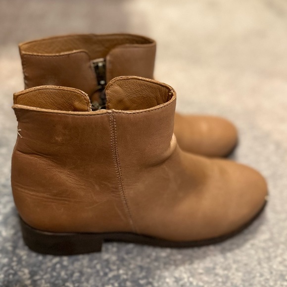 NEW Beek Quail Leather Ankle Boots in Saddle - Picture 6 of 10